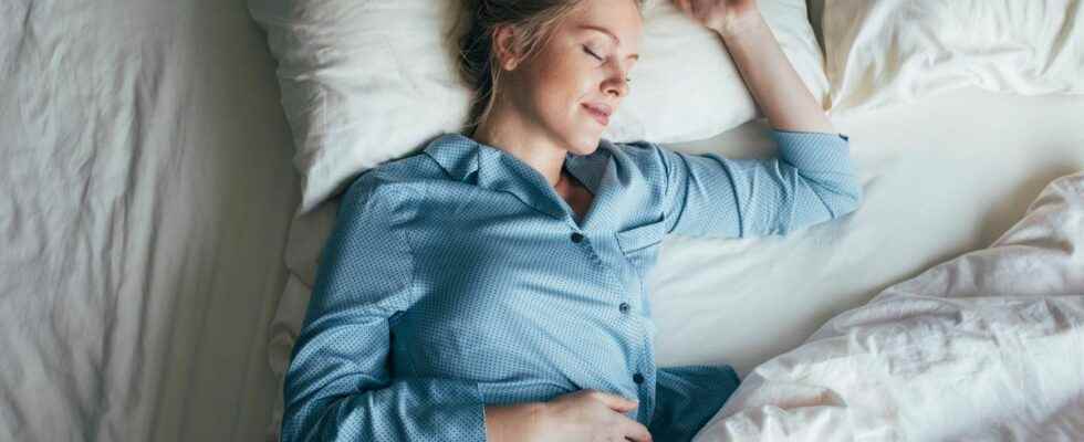 Sleeping longer would help control your weight better