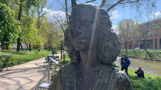 Statue Truus van Lier unveiled Her generosity at a young