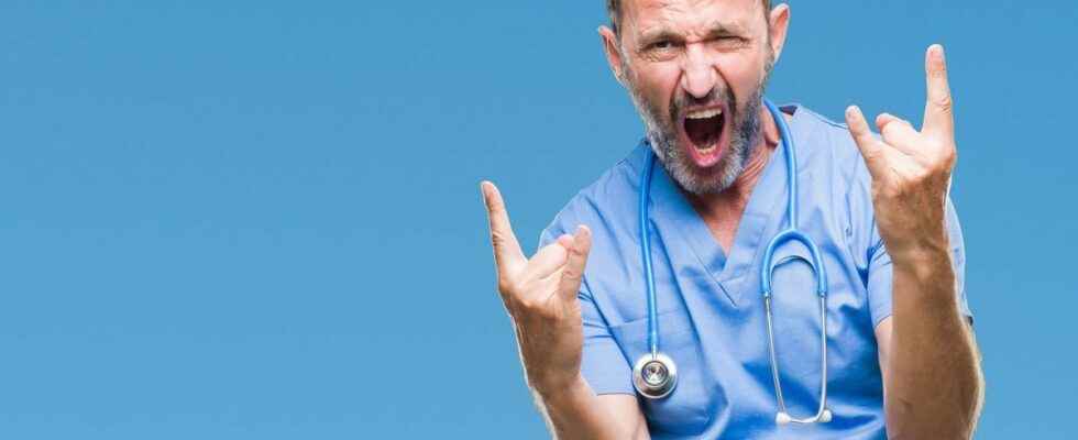 Surgeons who listen to ACDC would be faster and more
