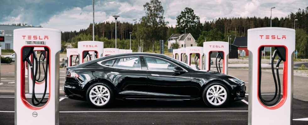 Tesla Will Charge Charges For Chargers