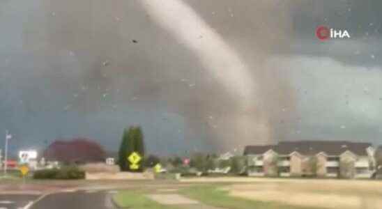 The USA was hit by a tornado Thousands of people