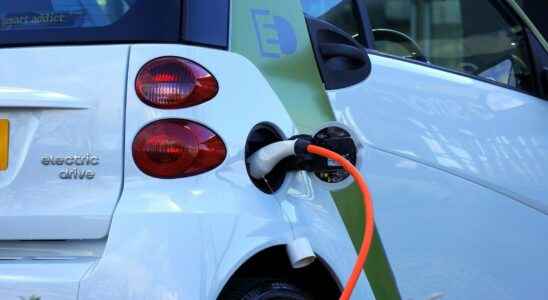 The advantages and disadvantages of the electric car