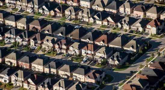 The overheated real estate market in Canada the government reacts