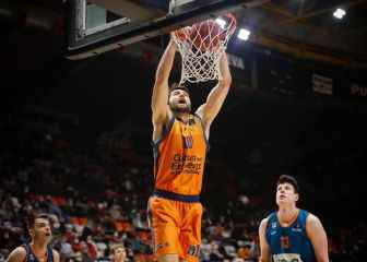 Valencia overwhelms Ulm and guarantees second place