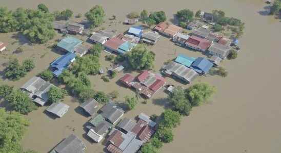 Violent and deadly floods hit South Africa what happened
