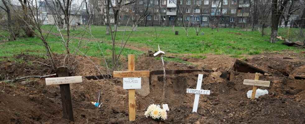 at least 20000 people died in Mariupol mayor says