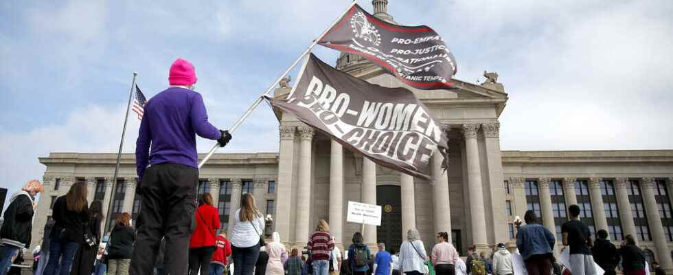 in the United States Oklahoma votes to ban abortion almost