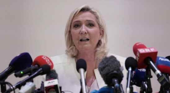 she tackles Macron again Campaign news and poll results