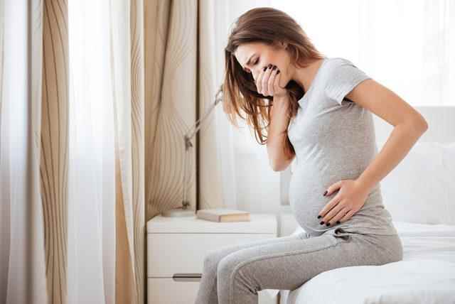 pregnant-nausea
