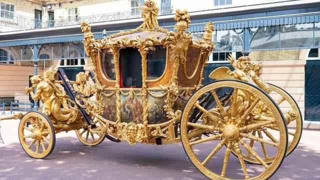 Queen's gold-plated chariot