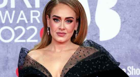 Adele is naturally beautiful appears without makeup and assumes her