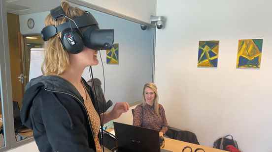 Altrecht uses VR glasses in therapy You dare a little