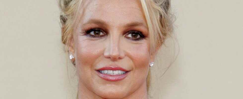 Britney Spears the singer announces that she had a miscarriage
