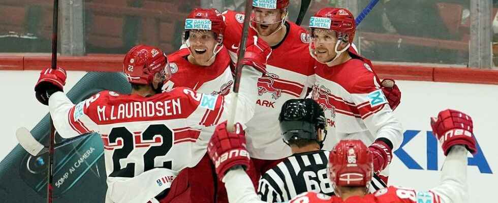 Danish landslide victory in the World Cup beat Canada