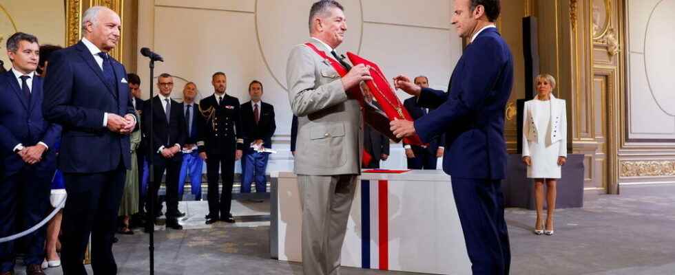 Emmanuel Macron sworn in as President of the Republic for