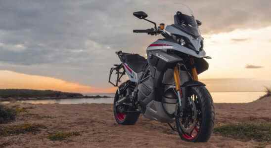 High end electric motorcycle model Energica Experia introduced