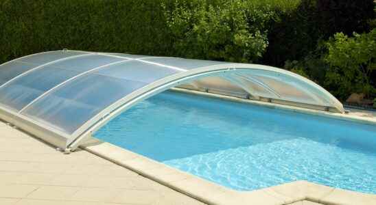 How much does a pool enclosure cost