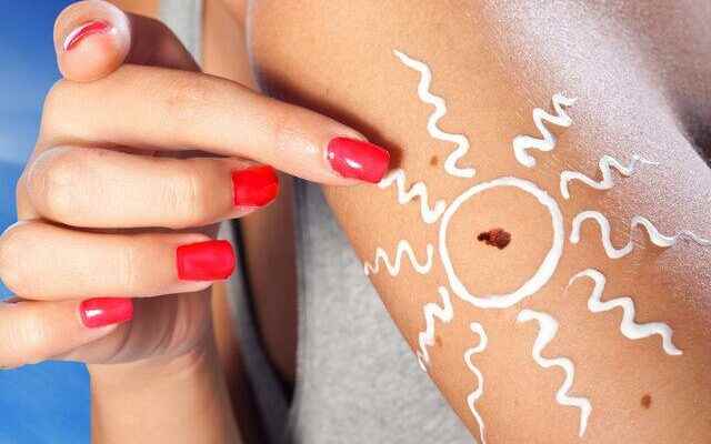 How to reduce the risk of skin cancer in the