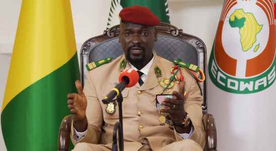 In Guinea the head of the junta proposes a transition