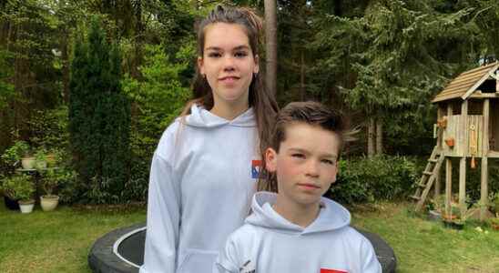 Julia 15 and Sam 13 from Zeist play in the