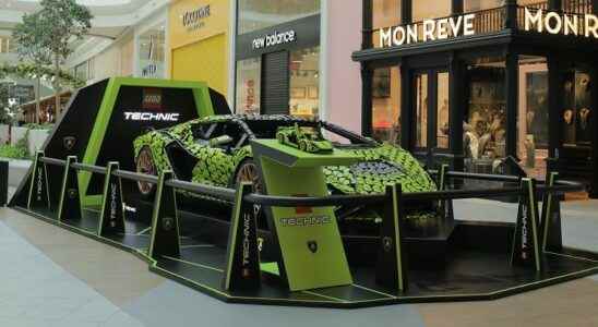 Lamborghini model made in real size with Lego is in