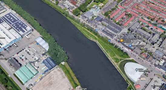 Municipality of Utrecht buys plot of land along Amsterdam Rhine Canal
