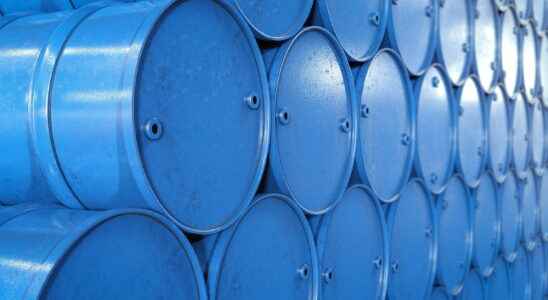 Price of a barrel of oil embargo on Russian oil