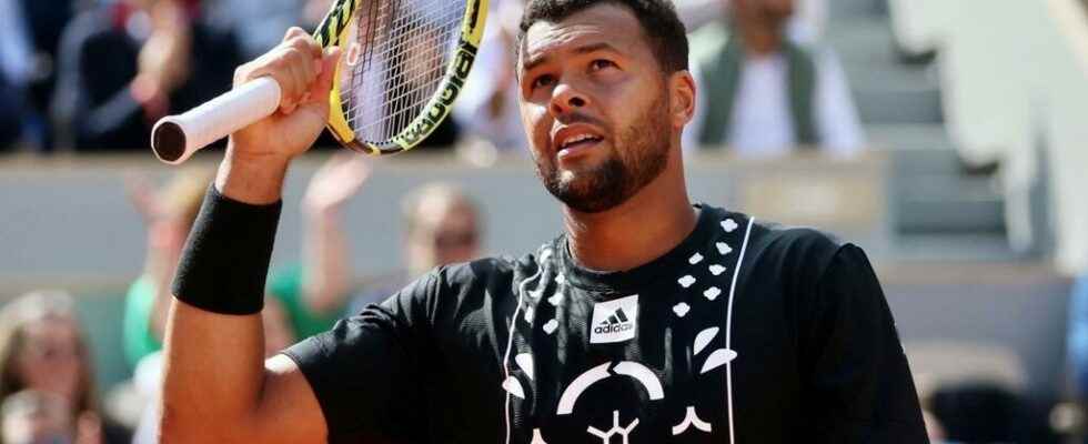 Roland Garros end clap for Jo Wilfried Tsonga after 17 years of