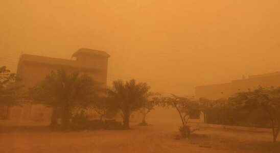 Sandstorm alarm in the neighbor Do not leave the house