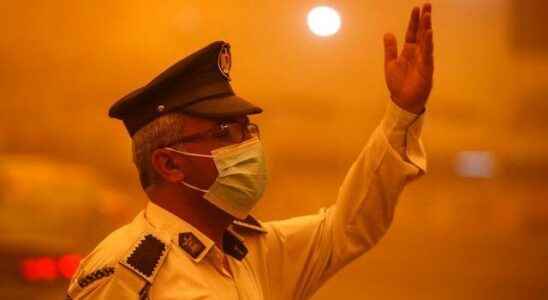 Sandstorm skies painted orange in Iraq hundreds hospitalized