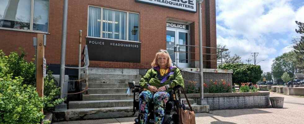 Stratford woman raises concerns with lack of accessibility at police