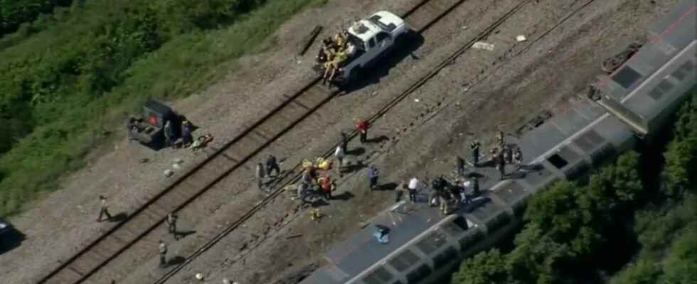 Amtrak trains with 243 passengers derail in Missouri after a