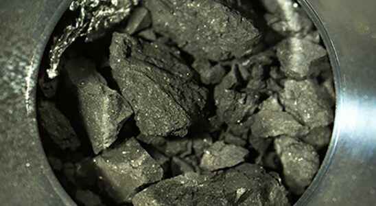 Asteroid gravel contains important building blocks