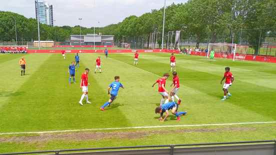 Bizarre goals provide FC Utrecht under 17 win in cup