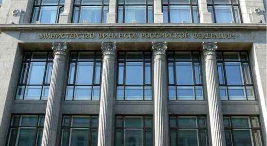 Bloomberg Russia defaulted for the first time in a century