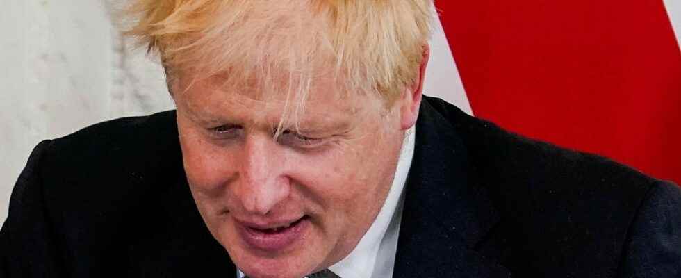 Boris Johnson remains without the support of 148 members