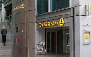Commerzbank Germany opened for share disposal with further shares rebound