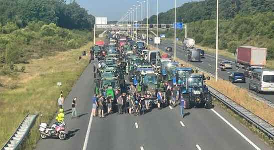 Crowds on highways in the province of Utrecht due to