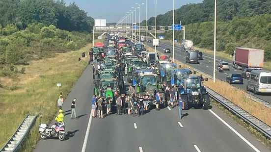 Crowds on highways in the province of Utrecht due to