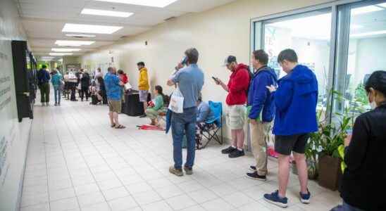 Frustration grows with long lines at passport office