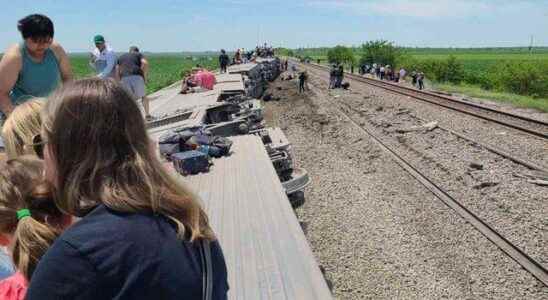 Horrible accident in the USA Passenger train that hit the