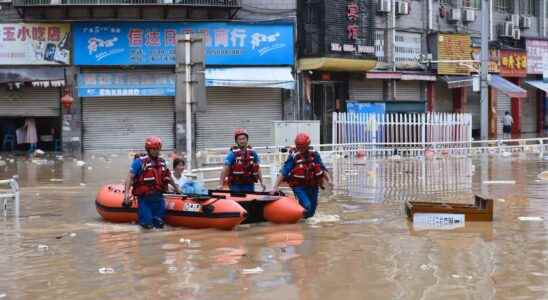 Hundreds of thousands are fleeing torrential rain in China