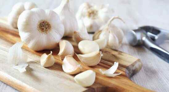 Its real benefit is in its shell Throwing away garlic