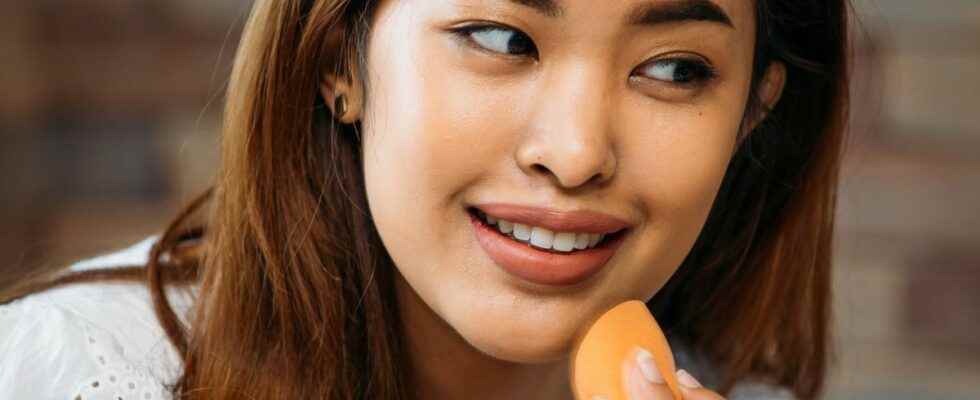 Make up tip freeze your makeup sponge for a flawless complexion