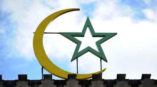 Muslim squares in French cemeteries the debate rages