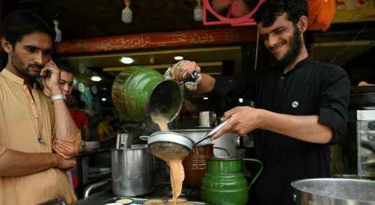 Pakistan wants to save the economy by reducing tea drinking