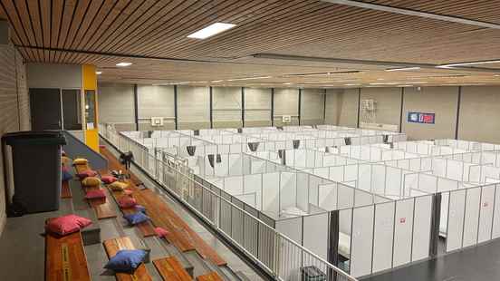 Reception crisis drives a hundred asylum seekers to Amersfoort sports