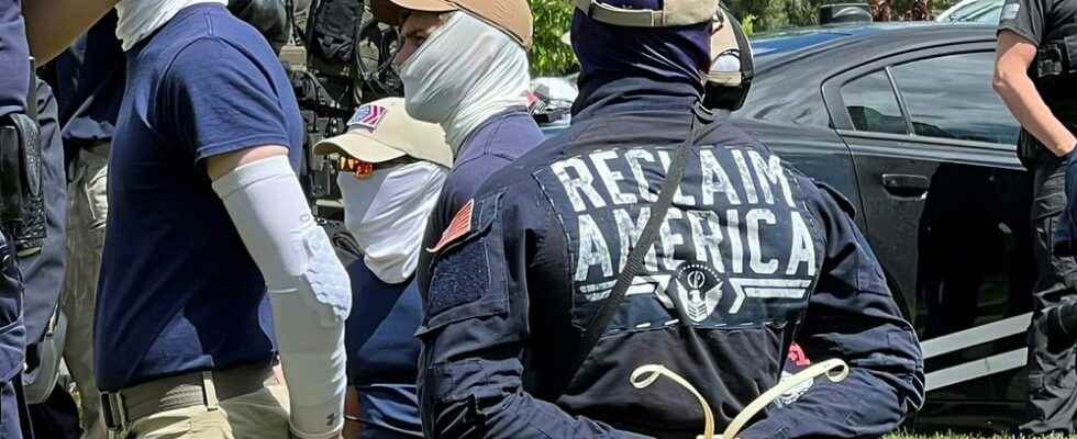 Right wing extremists are suspected of having planned riots against the