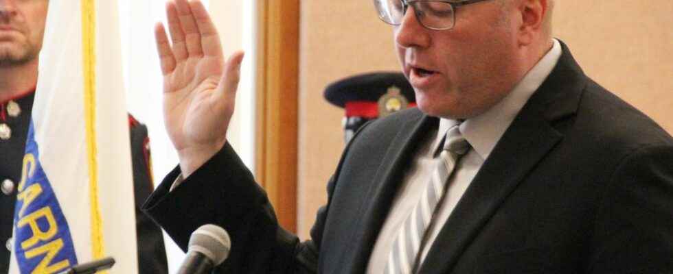 Sarnias new police chief sworn in at city hall