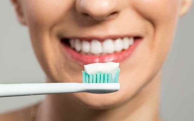 Should you brush your teeth before or after breakfast Here